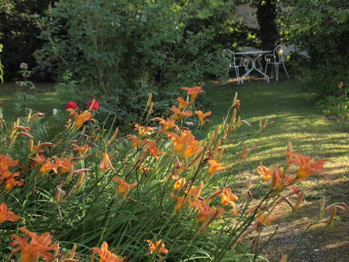 Les Jardins De Lily Hotel Saint Leonard de Noblat Bagian luar foto